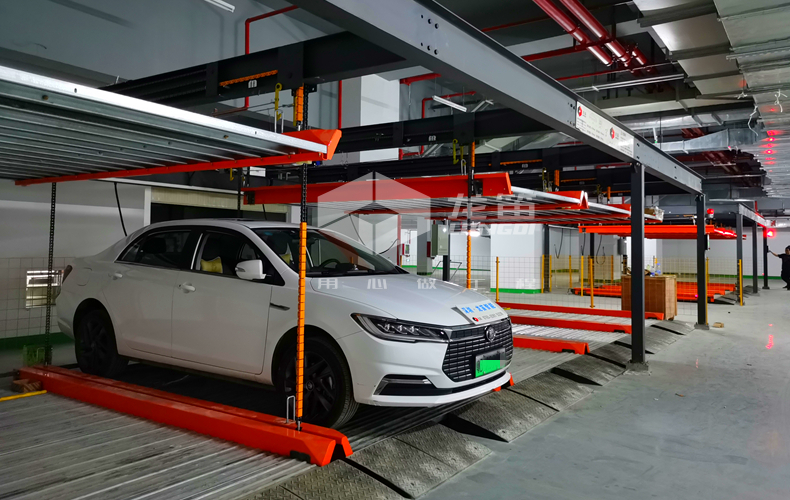 图1.4  立体车库自动化程度高.jpg